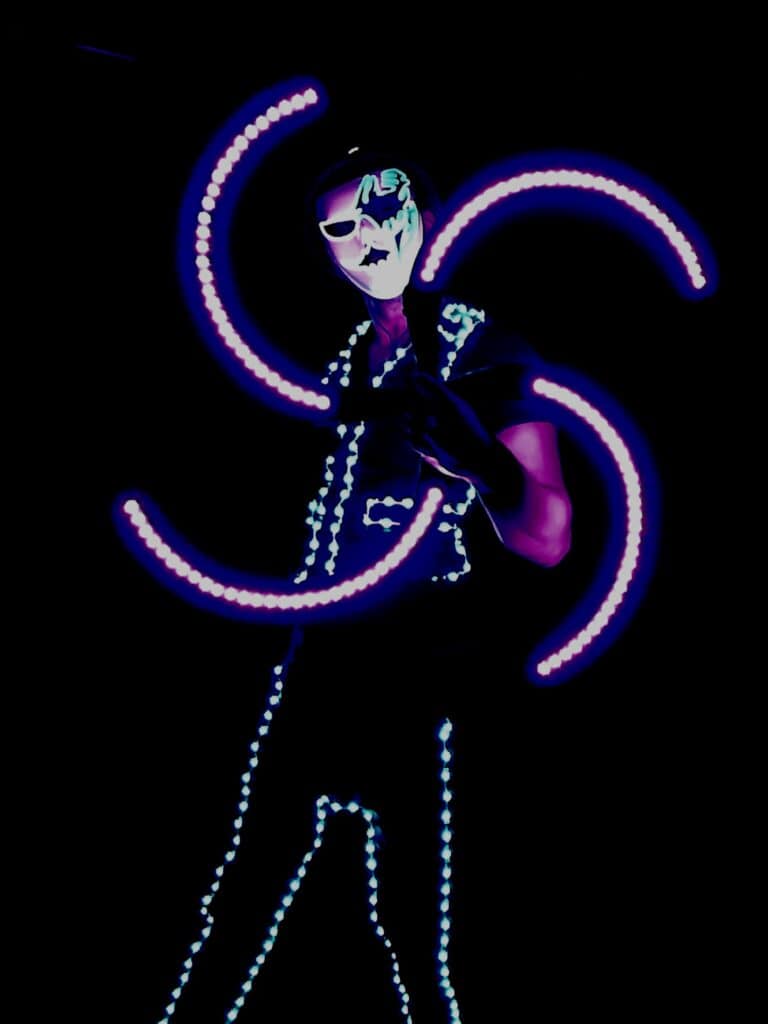 Les Pavés en Folie — spectacle LED nocturne