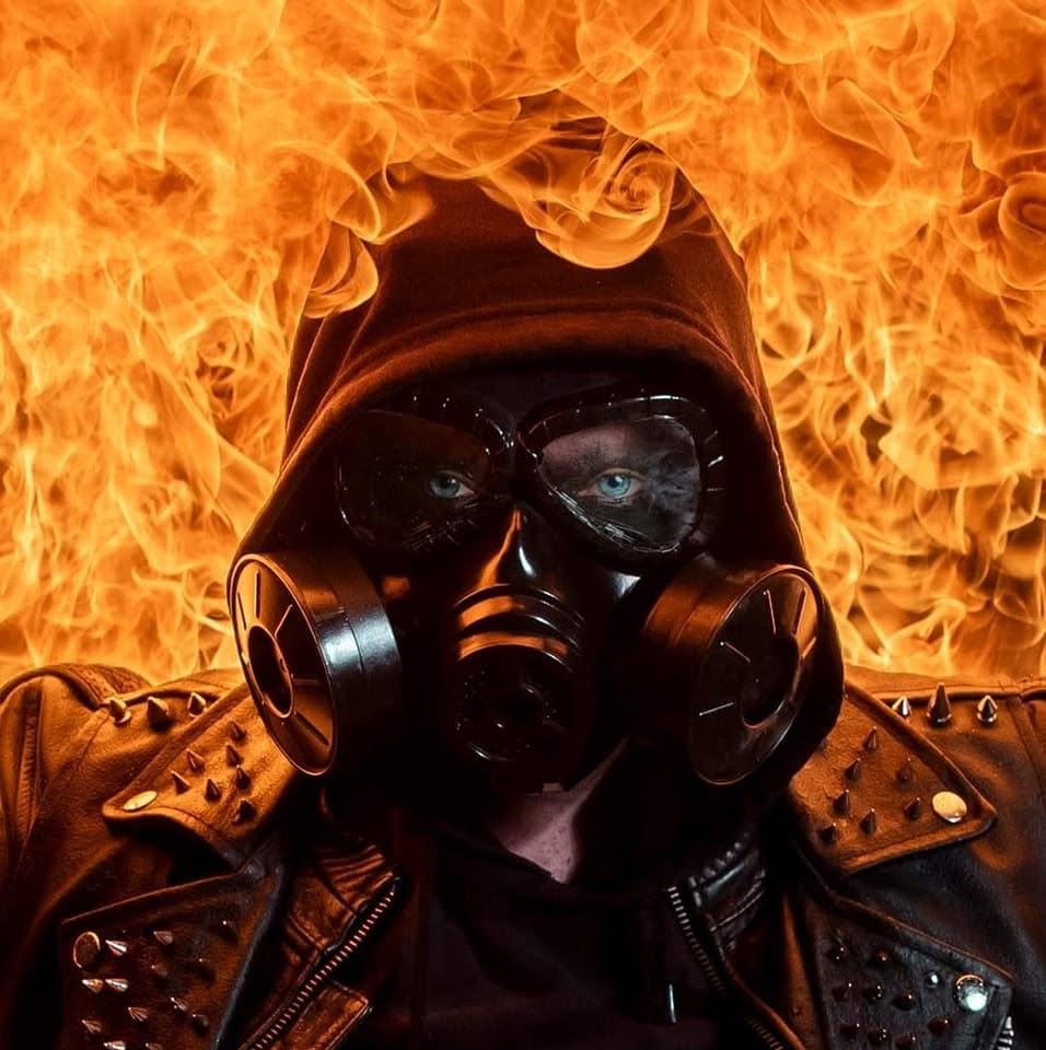 Syd — masque de flammes, Fire Eating